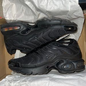 Nike air max plus black